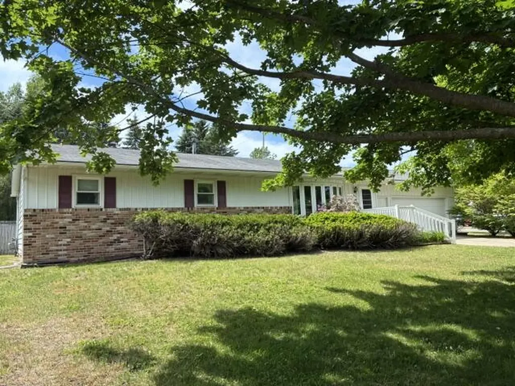 504 Mecosta Avenue Big Rapids City MI 49307