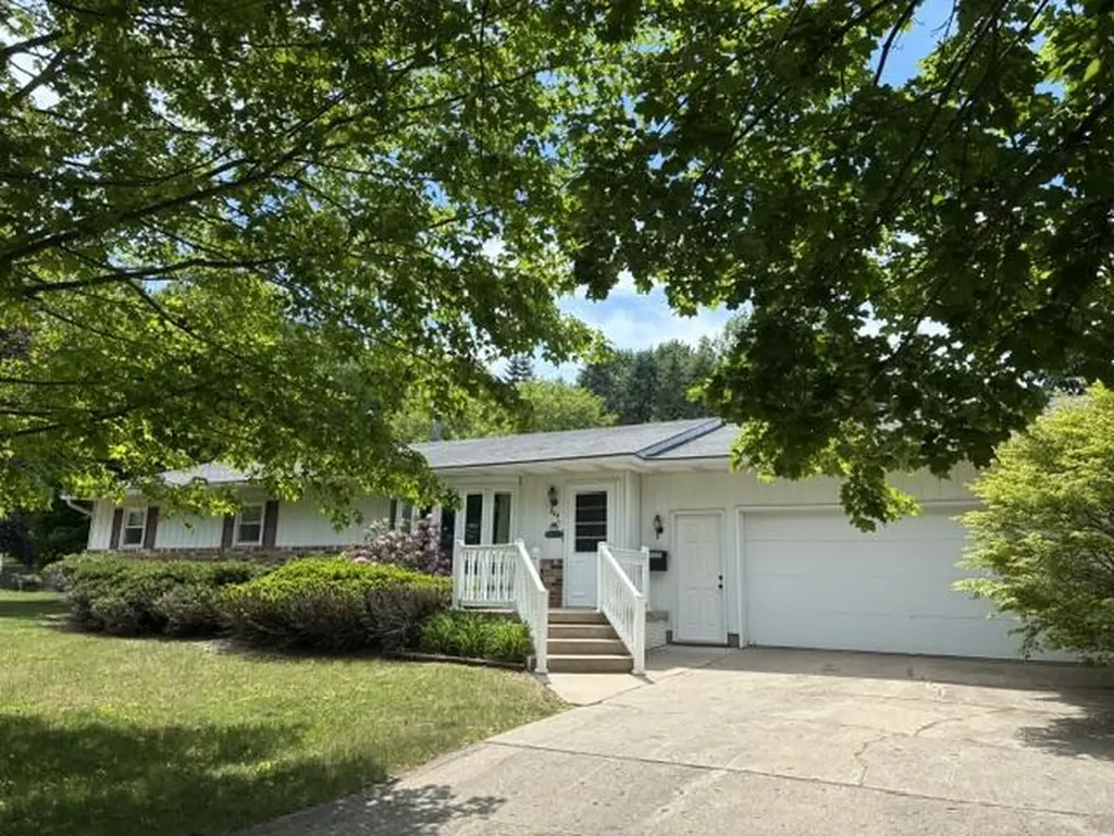 504 Mecosta Avenue Big Rapids City MI 49307