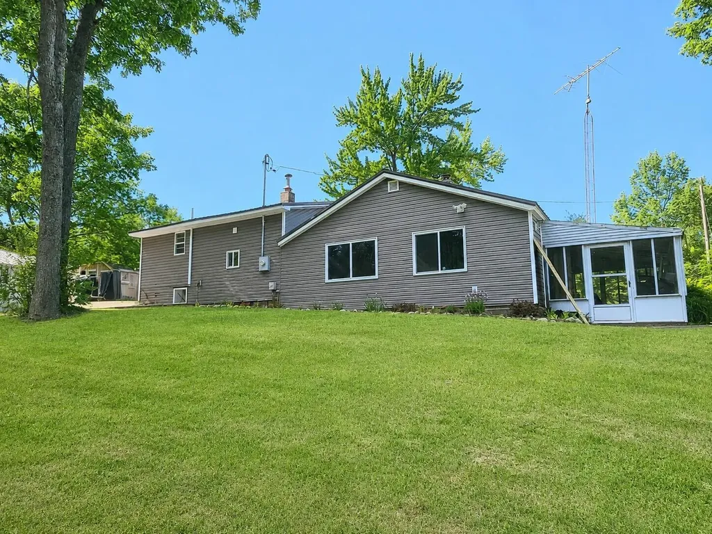 3119 W Maple Grove Road Surrey Township MI 48622