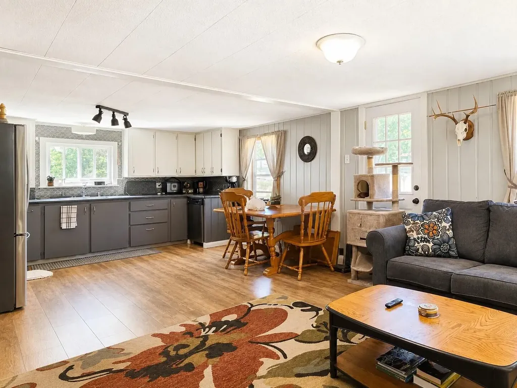 3119 W Maple Grove Road Surrey Township MI 48622