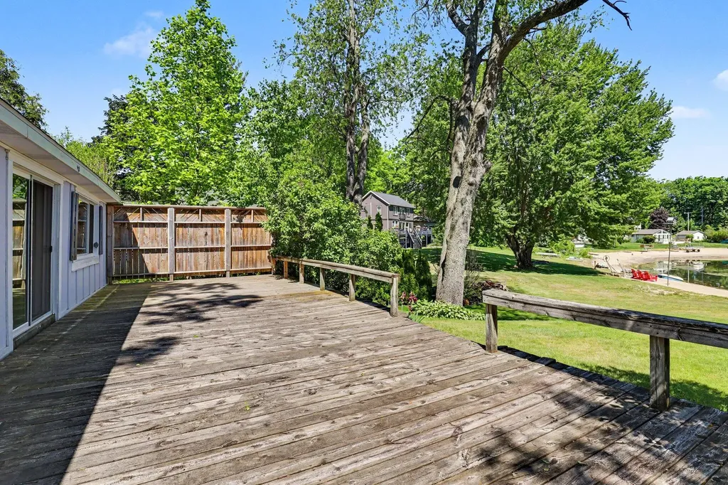 13541 Sunset Shores Drive NE Nelson Township MI 49319