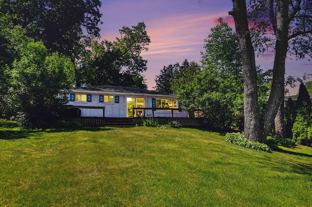 13541 Sunset Shores Drive NE Nelson Township MI 49319