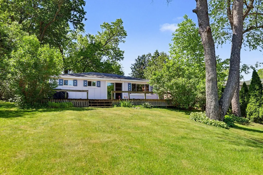 13541 Sunset Shores Drive NE Nelson Township MI 49319