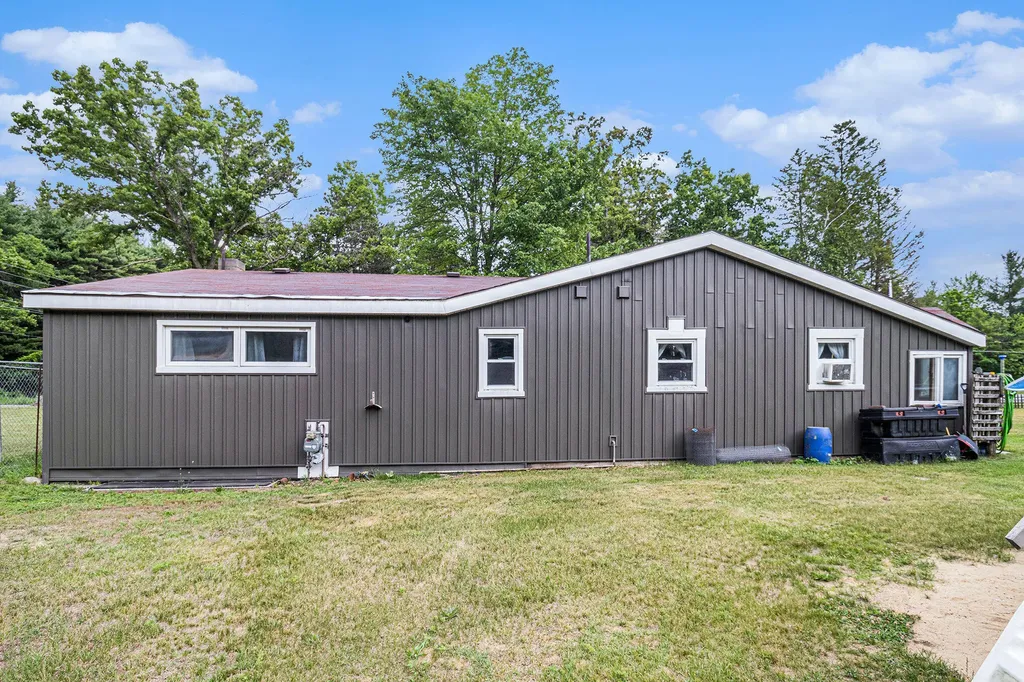 19030 W Almy Road Reynolds Township MI 49329