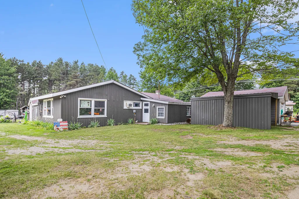 19030 W Almy Road Reynolds Township MI 49329