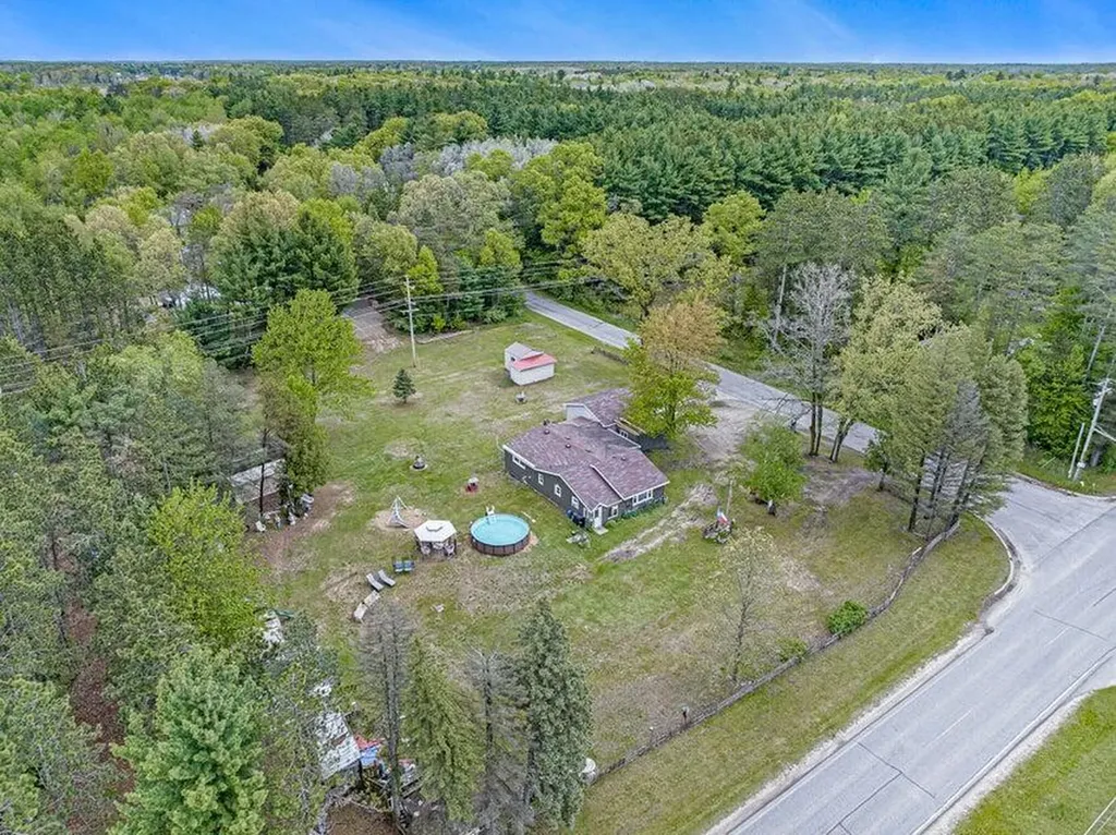 19030 W Almy Road Reynolds Township MI 49329