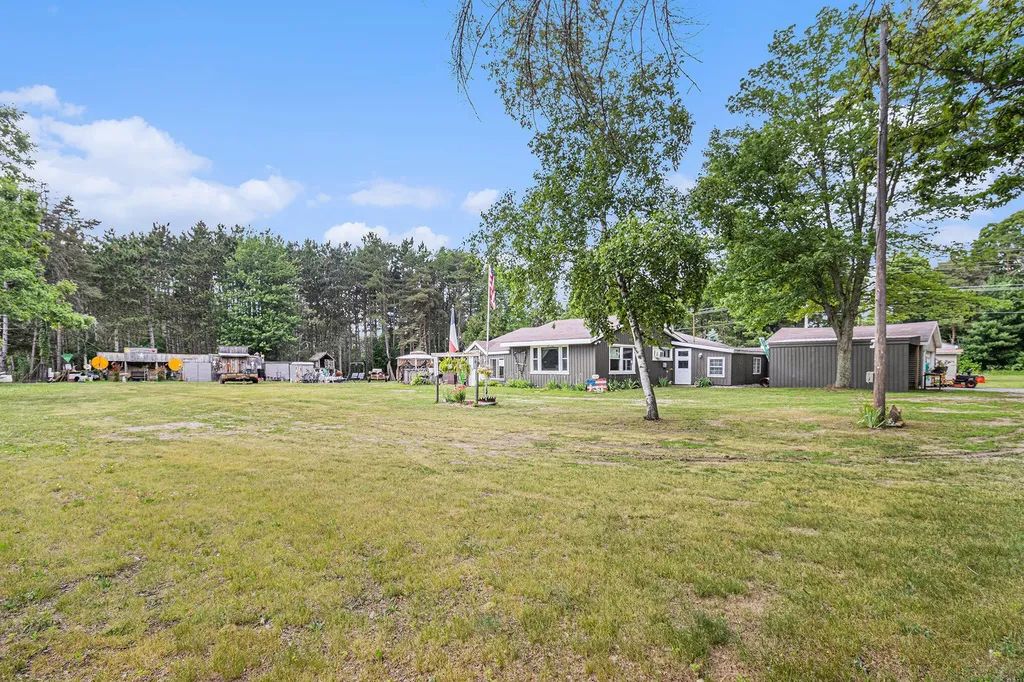 19030 W Almy Road Reynolds Township MI 49329