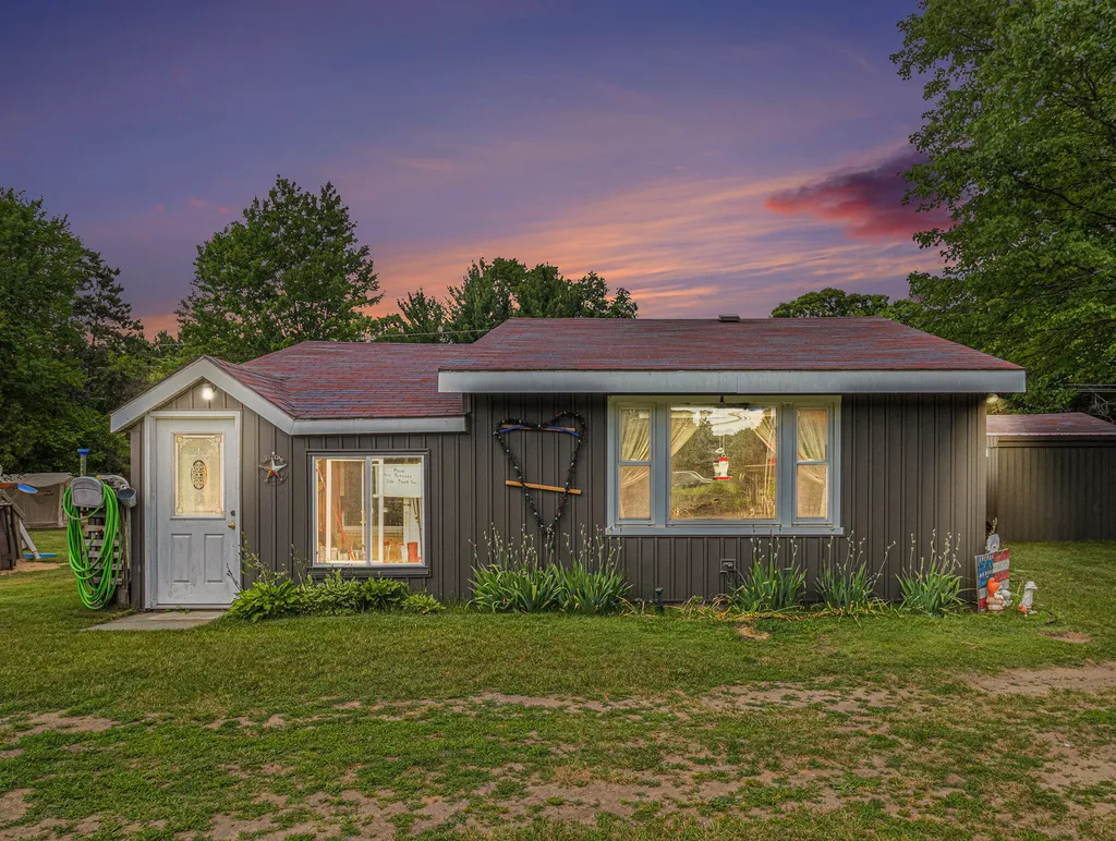 19030 W Almy Road Reynolds Township MI 49329