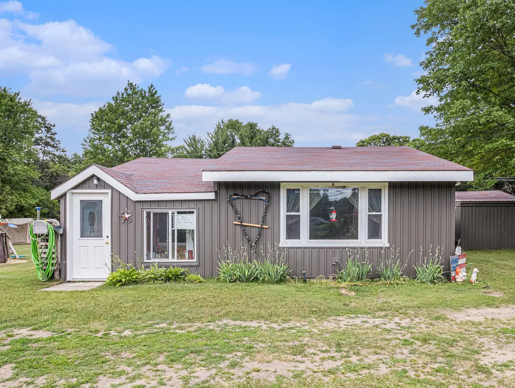 19030 W Almy Road Reynolds Township MI 49329
