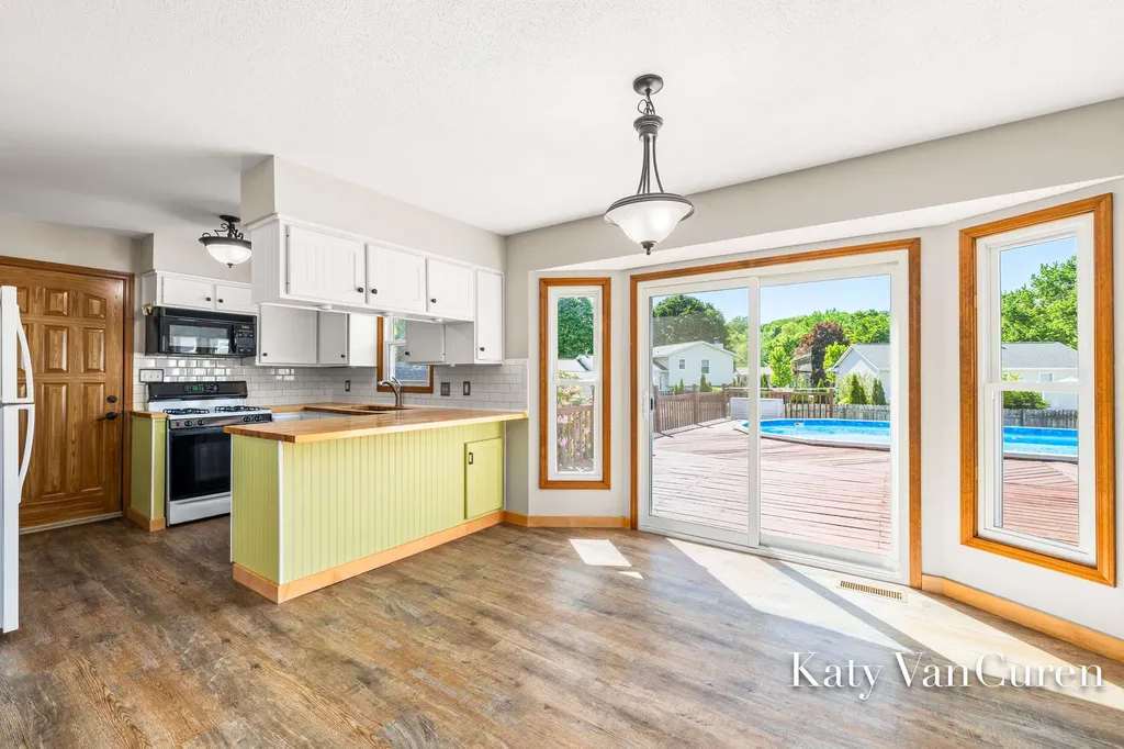 6091 Rogue River Meadows Drive NE Plainfield Charter Township MI 49306