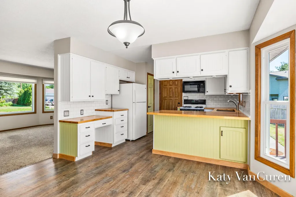 6091 Rogue River Meadows Drive NE Plainfield Charter Township MI 49306