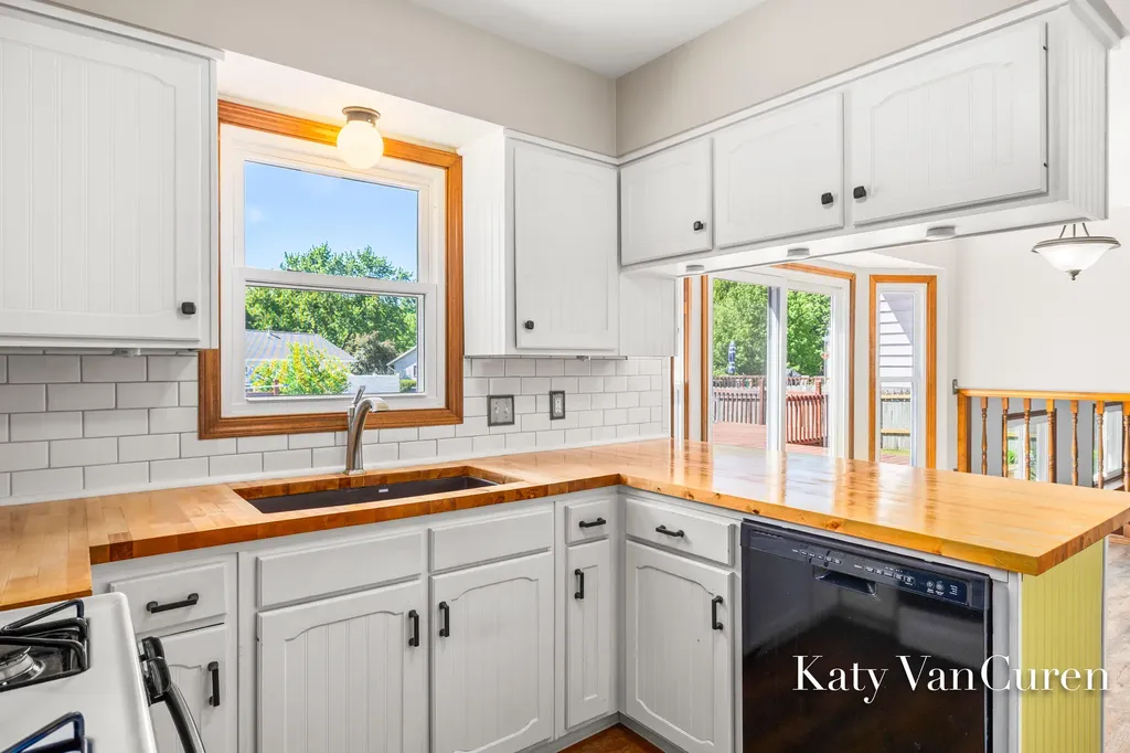 6091 Rogue River Meadows Drive NE Plainfield Charter Township MI 49306