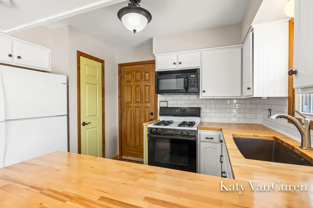 6091 Rogue River Meadows Drive NE Plainfield Charter Township MI 49306