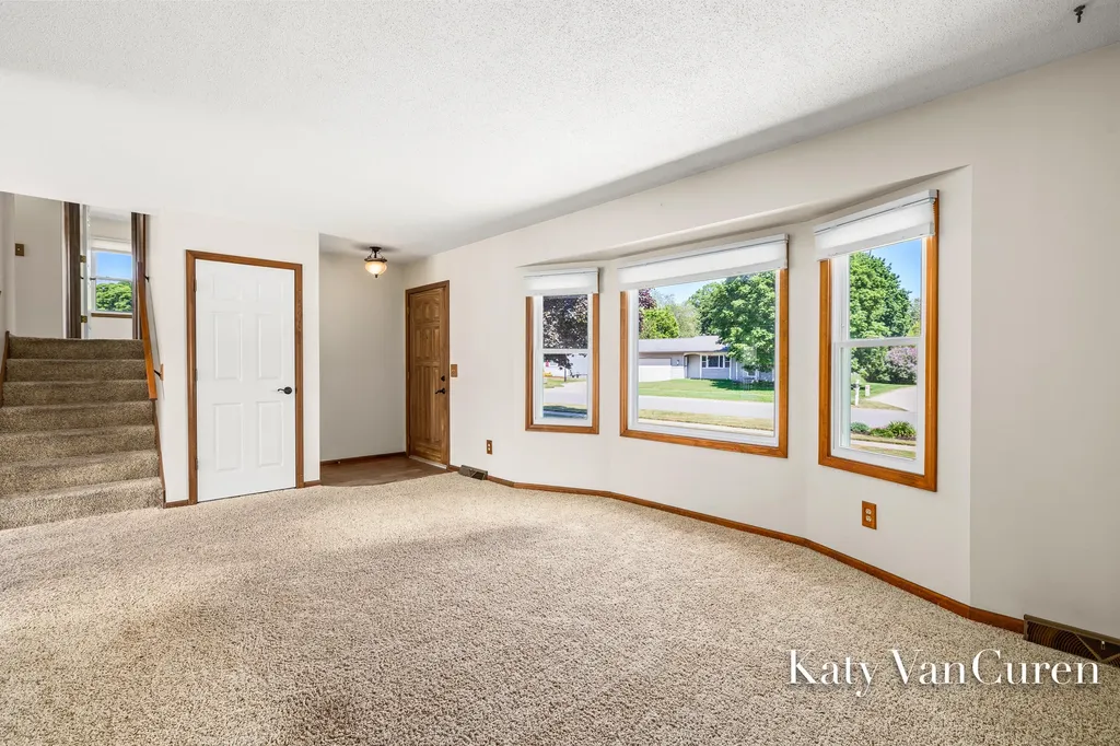 6091 Rogue River Meadows Drive NE Plainfield Charter Township MI 49306