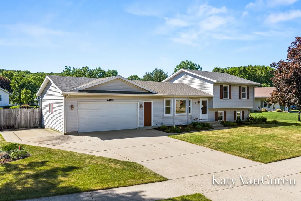 6091 Rogue River Meadows Drive NE Plainfield Charter Township MI 49306