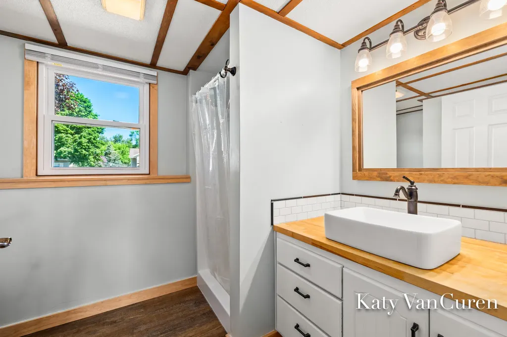 6091 Rogue River Meadows Drive NE Plainfield Charter Township MI 49306