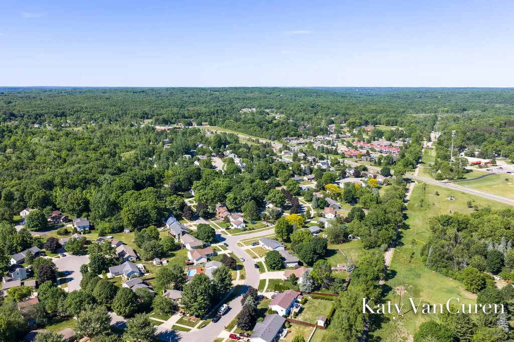 6091 Rogue River Meadows Drive NE Plainfield Charter Township MI 49306