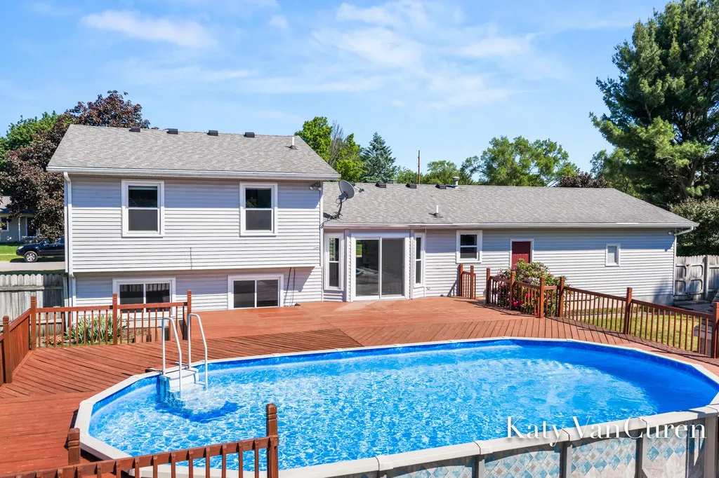 6091 Rogue River Meadows Drive NE Plainfield Charter Township MI 49306