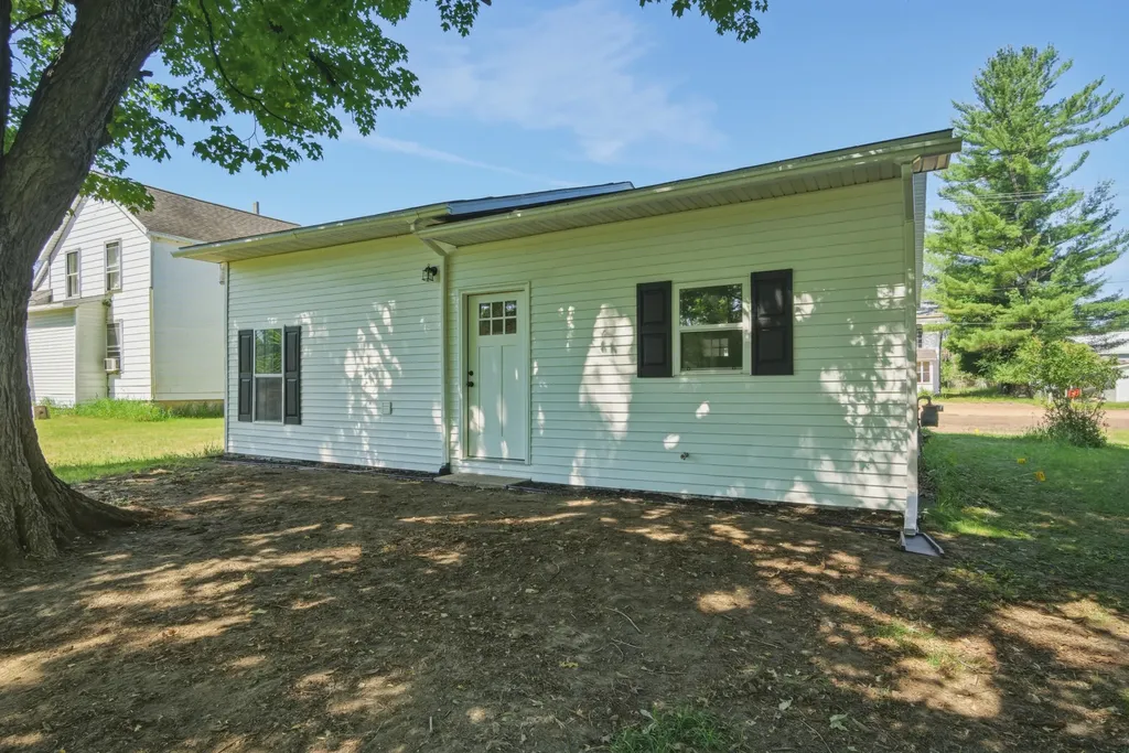 209 S River Street Evart City MI 49631