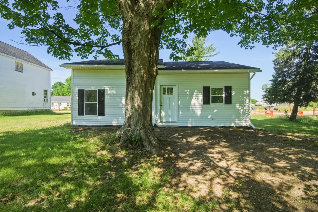 209 S River Street Evart City MI 49631