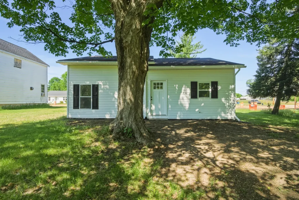 209 S River Street Evart City MI 49631