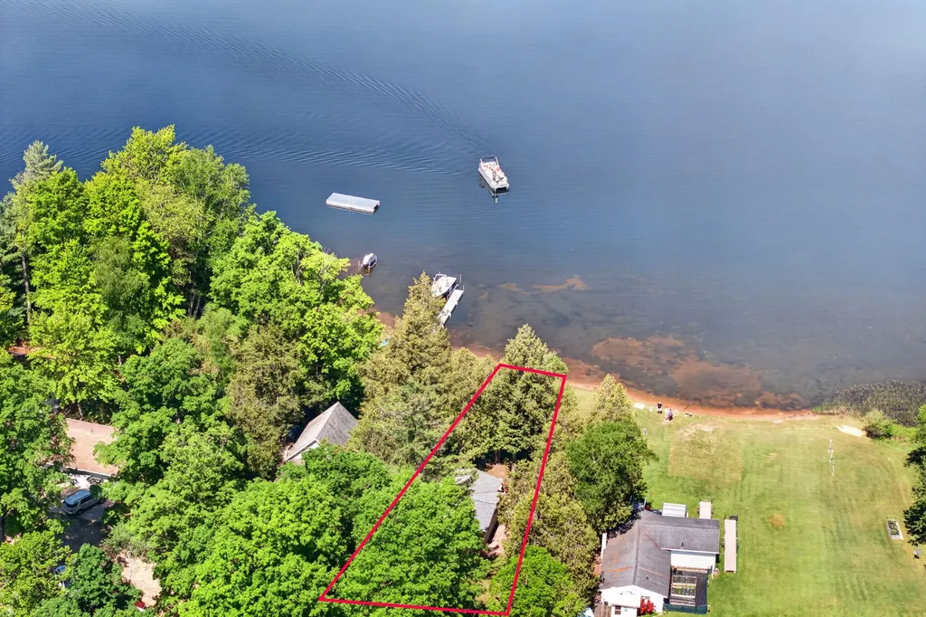 9267 Lake Drive Unknown City MI 49677