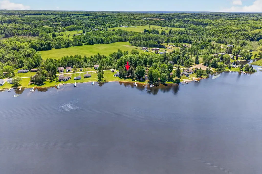9267 Lake Drive Unknown City MI 49677