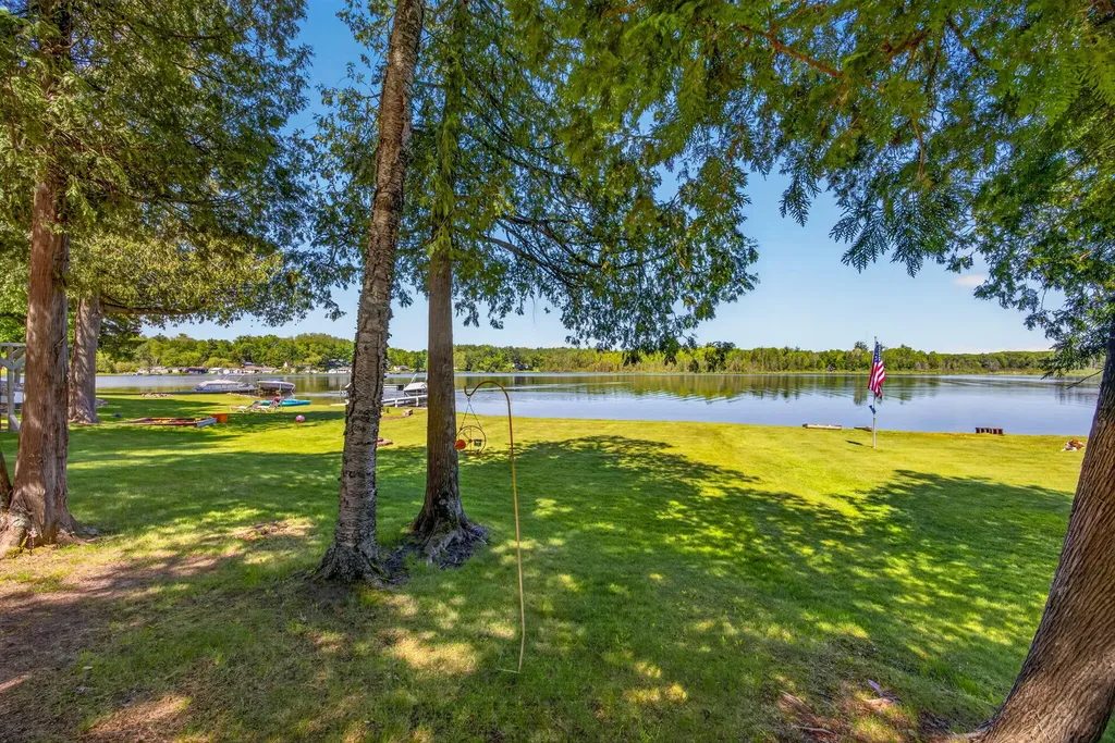 9267 Lake Drive Unknown City MI 49677