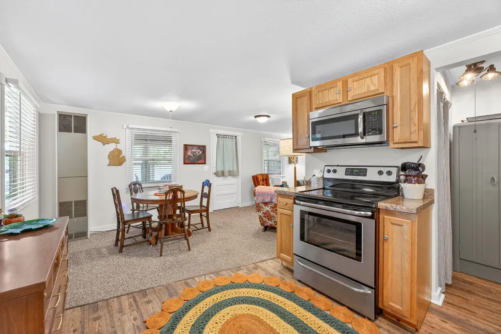 9267 Lake Drive Unknown City MI 49677