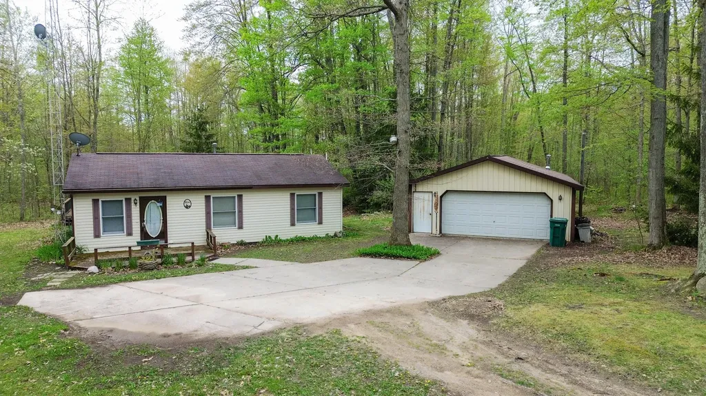 2081 Deer Lake Road Hayes Township MI 48625