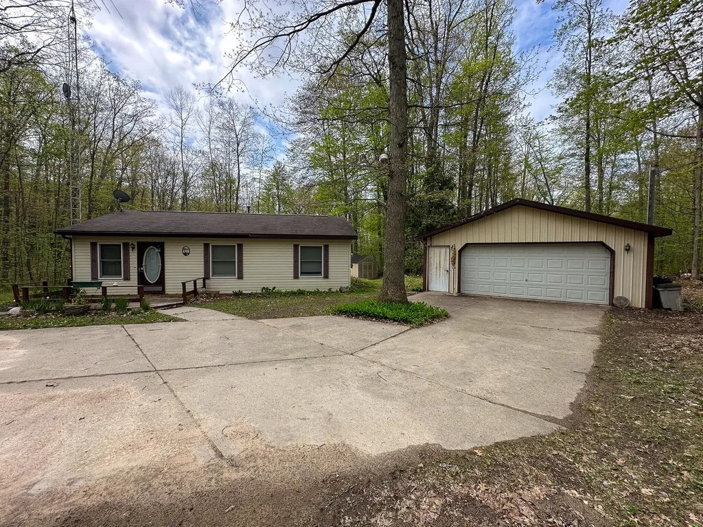 2081 Deer Lake Road Hayes Township MI 48625