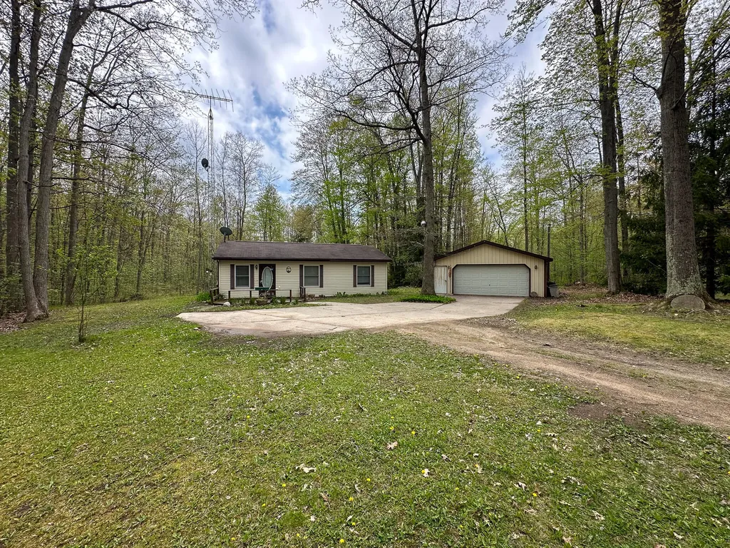 2081 Deer Lake Road Hayes Township MI 48625