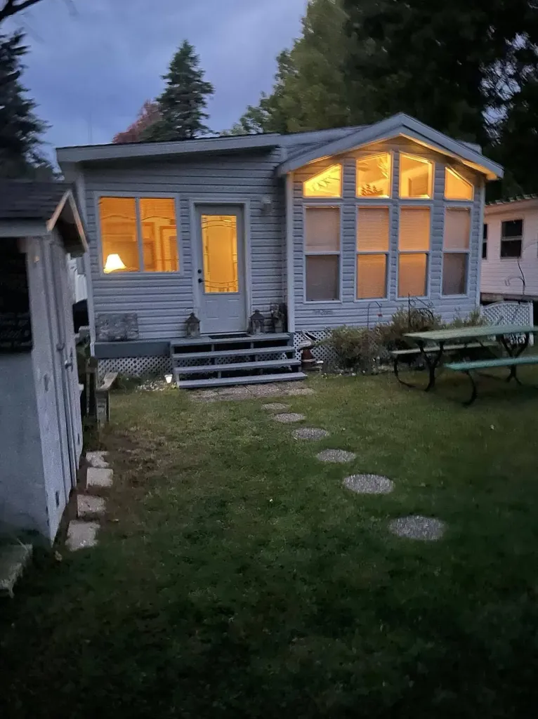 8091 Carriage Lane Morton Township MI 49336
