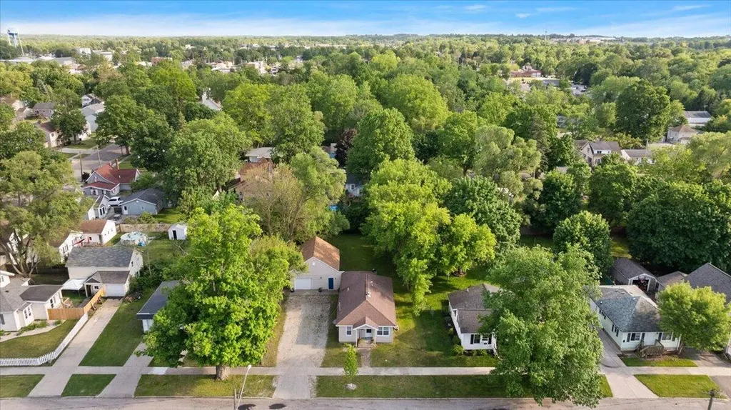 78 Carrie Street NW Sparta Village MI 49345
