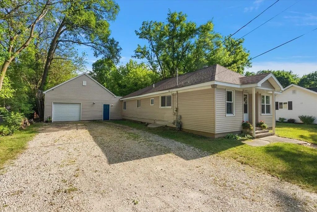 78 Carrie Street NW Sparta Village MI 49345