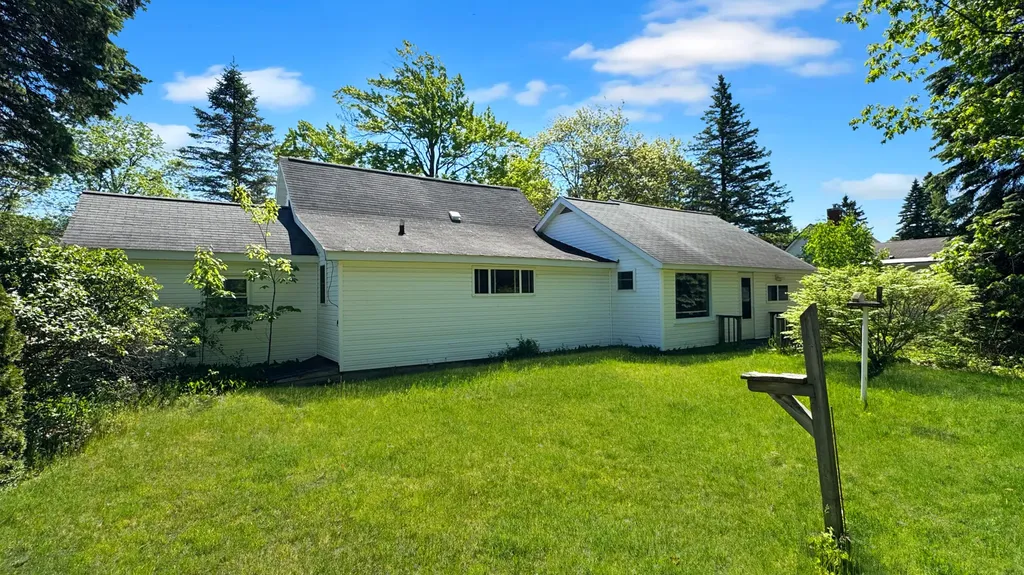 613 Waldo Street Cadillac City MI 49601
