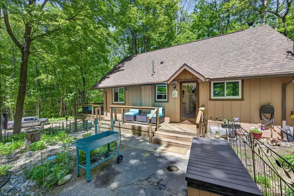8104 Tanglewood Trail Morton Township MI 49346