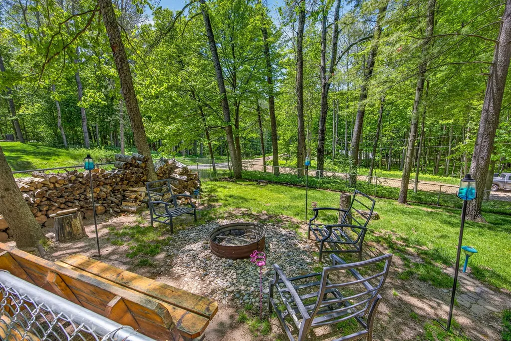 8104 Tanglewood Trail Morton Township MI 49346