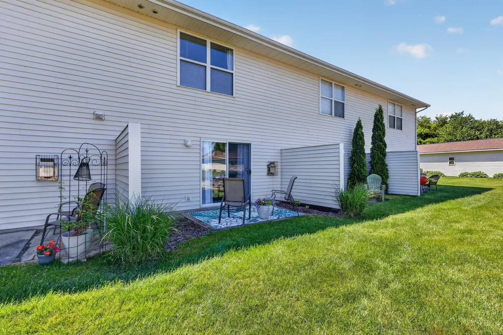 7018 S Cannon Place Drive NE Cannon Township MI 49341