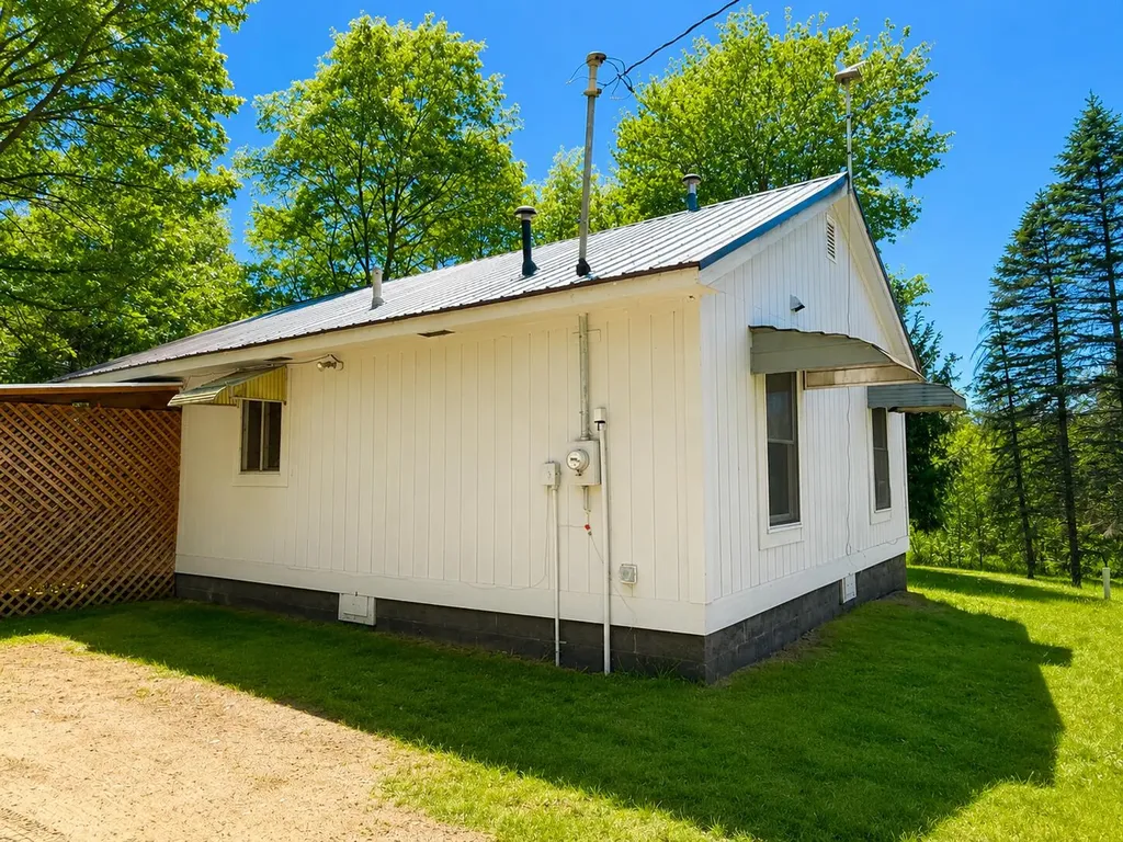 22469 165th Avenue Grant Township MI 49639