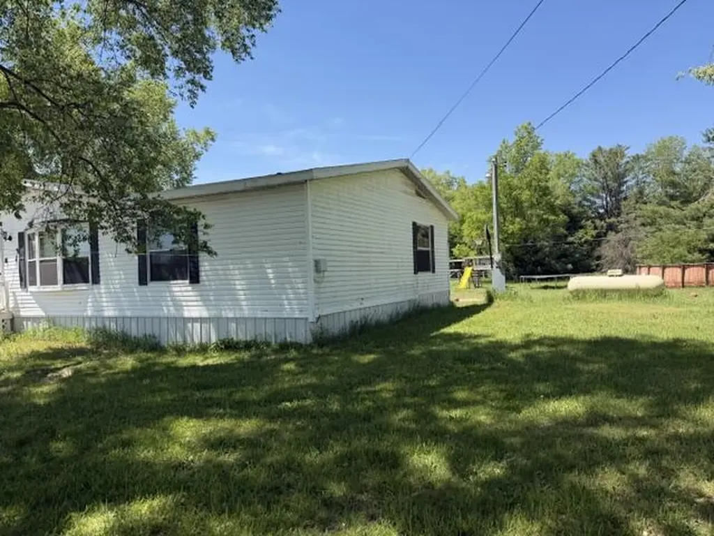 2906 S 33 Road Selma Township MI 49601