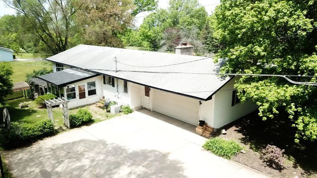 17339 Mckinley Road Colfax Township MI 49307