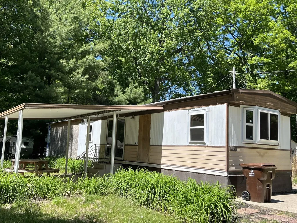 11591 Lark Drive Belvidere Township MI 48850