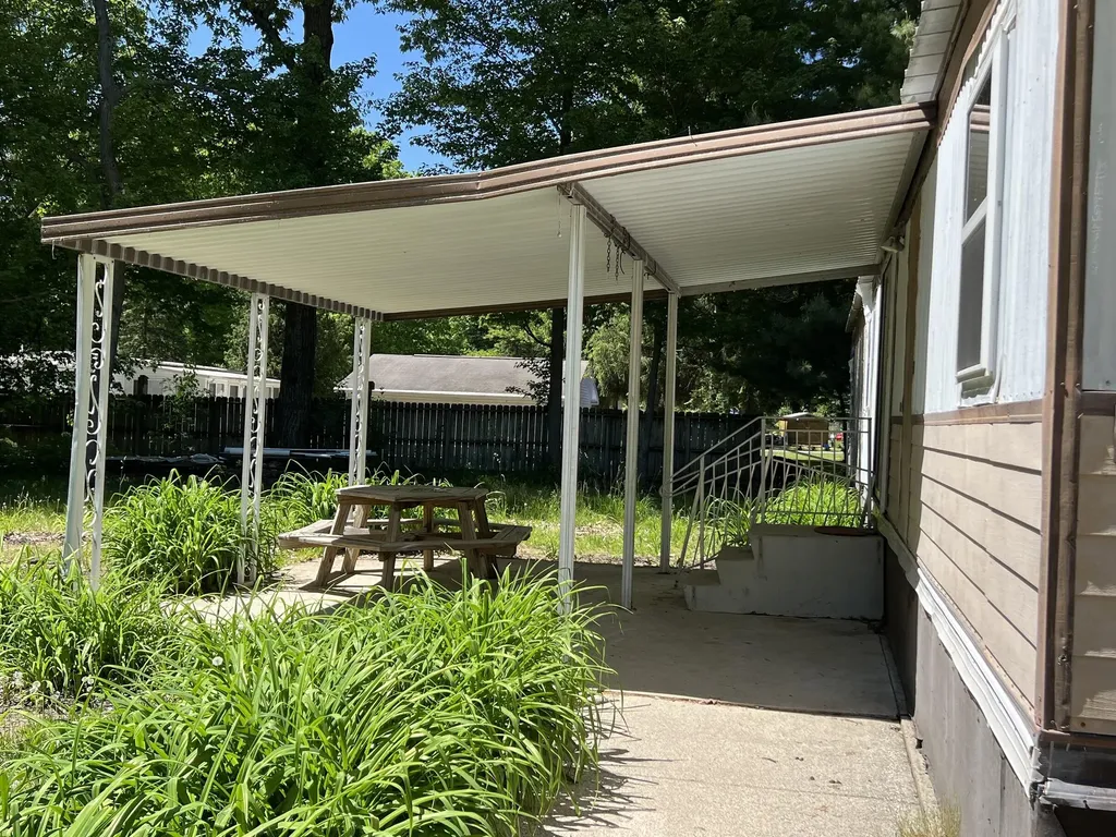 11591 Lark Drive Belvidere Township MI 48850
