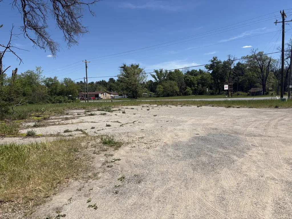 9457 S M 37 Pleasant Plains Township MI 49304