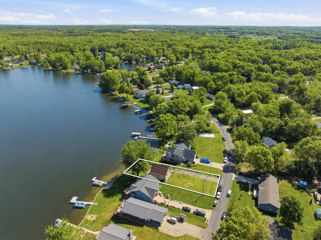 17300 Warrior Drive Winfield Township MI 49329