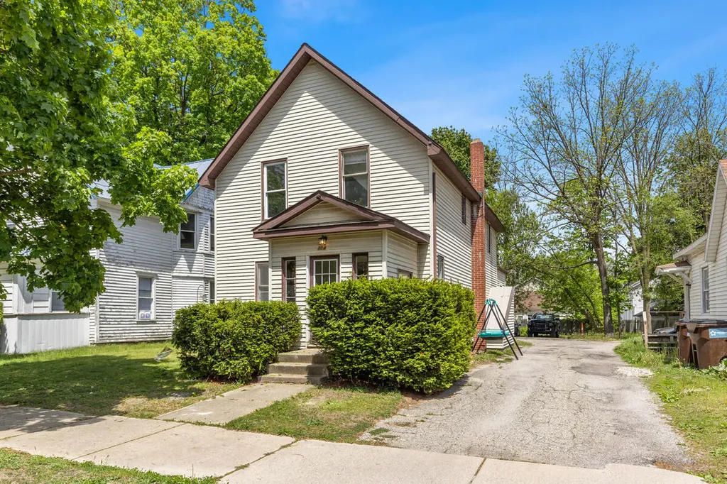124 Woodward Avenue Big Rapids City MI 49307
