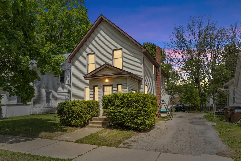 124 Woodward Avenue Big Rapids City MI 49307