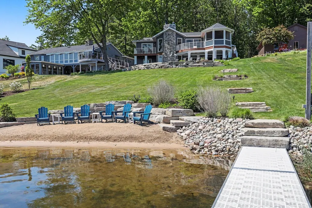 7970 Island Court Morton Township MI 49346