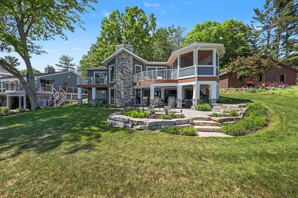 7970 Island Court Morton Township MI 49346